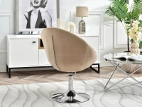 Welurowy fotel obrotowy LOUNGE 3  BEŻ - NOGA CHROM - w aranżacji