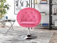 Fotel welurowy LOUNGE 3 RÓŻOWY NA CHROMOWANEJ NODZE - fotel na jednej nodze różowy w aranżacji ze stolikiem AMIN XL