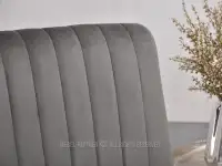 Mały szary fotel do salonu LUIZA WELUROWY NOGA CHROM - pionowe przeszycia 