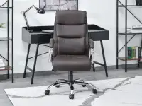 Fotel biurowy tapicerowany skórą ekologiczną LUKS brązowy