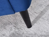 Fotel MALMO GRANATOWY WELUR uszak na czarnych nóżkach - drewniane nogi