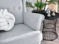 Fotel w stylu skandynawskim MALMO JASNY SZARY- DREWNO BUK - wygodne siedzisko