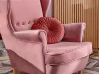 Fotel uszak z weluru MALMO PASTELOWY RÓŻ - DREWNO BUK - welurowa tkanina na całości produktu