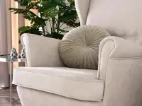 Fotel wypoczynkowy MALMO PIASKOWY - DREWNO BUK - charakterystyczne detale
