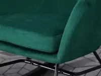 Fotel bujany NESTA ZIELONY z weluru na czarnych płozach - charakterystyczne detale