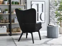 Fotel w stylu uszak NURIA PATCHWORK 1 na czarnej nodze - tył w aranżacji