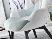 Skandynawski fotel NURIA PATCHWORK 2 na czarnych nóżkach - tkanina w patchworku