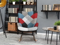 Fotel bujak SIBIL PATCHWORK komfortowy drewniane płozy - w aranżacji z regałami BERG i dywanem RASTIK