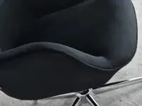 Fotel obrotowy TRINI CZARNY WELUROWY PIK + NOGA CHROM - wygodne siedzisko