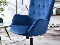 Fotel obrtotowy TRINI GRANATOWY NA CZARNEJ NODZE - miękkie siedzisko
