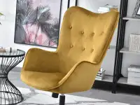 Stylowy pikowany fotel TRINI ZŁOTY NA CZARNEJ NODZE - komforotwe siedzisko