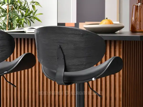 Wygodne krzesło barowe - funkcjonalność na wysokim poziomie 