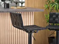 Hoker barowy 63 skóra ekologiczna - CZARNY - wysokie krzesło z plecionym oparciem