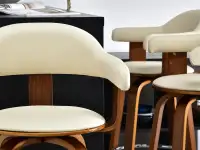 Krzesło barowe drewniane obrotowe nr 37 orzech krem - charakterystyczne detale