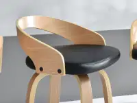 Krzesło barowe z drewna i skóry obrotowe nr 38 dąb czarny - nowoczesna forma