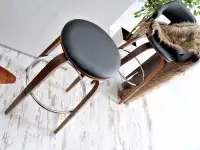 Elegancki stołek - hoker barowy drewniany obrotowy nr 41