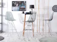 Nowoczesne krzesło barowe z tworzywa EPS ROD 1 dymione - w aranżacji