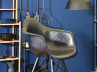 Designerskie krzesło barowe z oparciem EPS WOOD 2 czarny - charakterystyczne detale