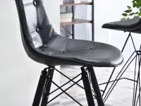 Krzesło barowe EPS WOOD TAP 1 CZARNY PIK - drewno czarne - charakterystyczne detale