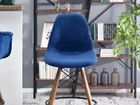 Krzesło barowe EPS WOOD TAP 1 GRANAT welur - drewno orzech - welurowe siedzisko