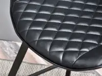 Krzesło barowe ESCI CZARNE ze skóry eko z przeszyciami - przeszycia w siedzisku