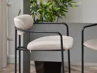 Welurowe krzesło barowe VIDAL BEŻ - CZARNY STELAŻ - minimalistyczna forma