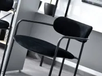 Industrialny hoker VIDAL CZARNY metalowy z weluru - komfortowe siedzisko