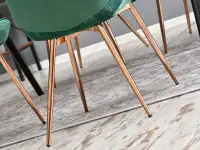 Krzesło welurowe ADEL ZIELONE glamour na miedzianej nodze - miedziany kolor podstawy