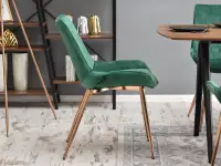 Krzesło welurowe ADEL ZIELONE glamour na miedzianej nodze - profil krzesła w aranżacji