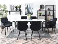 Krzesło obracane ARUBA CZARNE tapicerowane welurem do salonu - w aranżacji ze stołem INAVA i regałami OTTO