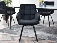 Krzesło obracane ARUBA CZARNE tapicerowane welurem do salonu - przód w aranzacji