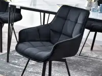 Krzesło obracane ARUBA CZARNE tapicerowane welurem do salonu - bryła siedziska w aranżacji