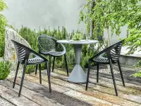 Krzesło ogrodowe BORIA CZARNE z ażurem - w aranżacji ze stołem DISK
