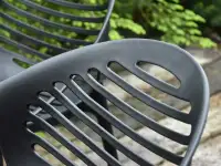 Krzesło ogrodowe BORIA CZARNE z ażurem - ażurowe oparcie