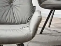 Krzesło CASIL SZARE welurowe na czarnych metalowych nogach - komfortowe podłokietniki