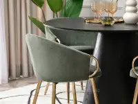 Modne zielone krzesło do kuchni CLARA ZŁOTA PODSTAWA - tapicerowany tył