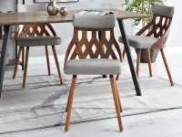 Ażurowe krzesło CRABI z drewna ORZECH + SZARA TKANINA - przód krzesła