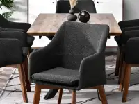 Tapicerowane krzesło DORI WOOD BOUCLE NOGA ORZECH - wygodne siedzisko