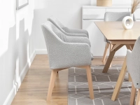 Krzesło DORI WOOD POPIEL BOUCLE NOGA DREWNO - profil w aranżacji