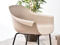 Krzesło kuchenne ELEHPHANT ROD BEŻOWE NA CZARNYCH NOGACH - komfortowe siedzisko
