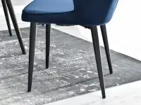 Krzesło do jadalni GASPAR GRANATOWE z welurową tapicerką - stabilna podstawa
