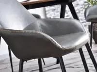 Loftowe krzesło GEMMA SZARE ze skóry vintage z przeszyciami - charakterystyczne detale