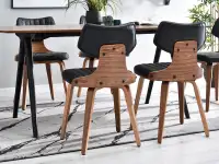 Krzesło IDRIS z CZARNEJ SKÓRY eko i orzechowego drewna - tył krzesła