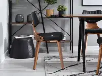 Krzesło IDRIS z CZARNEJ SKÓRY eko i orzechowego drewna - profil