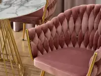 Krzesło z weluru IRIS PUDROWE - ZŁOTA NOGA - detale