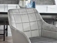 Krzesło z podłokietnikami LOGAN SZARE NA CZARNYCH NOGACH - pikowane siedzisko