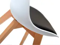 Krzesło tapicerowane LUIS WOOD biało - czarne -  siedzisko