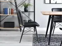 Krzesło MARGOT CZARNE ze skóry eko na czarnych nogach - wyrafinowana bryła