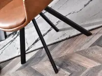 Loftowe krzesło MIRA z BRĄZOWEJ skóry eko + czarne nogi - stalowa podstawa