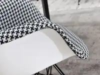 Krzesło MPA ROD TAP PEPITKA na czarnej nodze z drutu - charakterystyczne detale